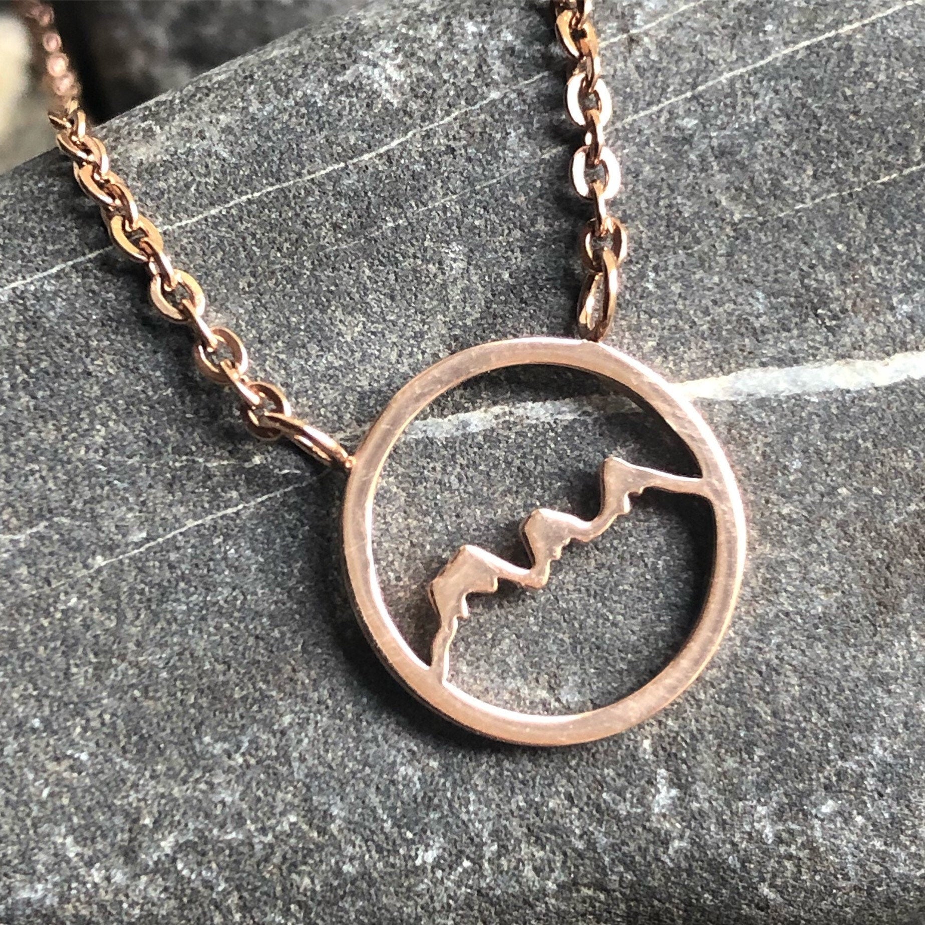 Round Three Sisters Necklace