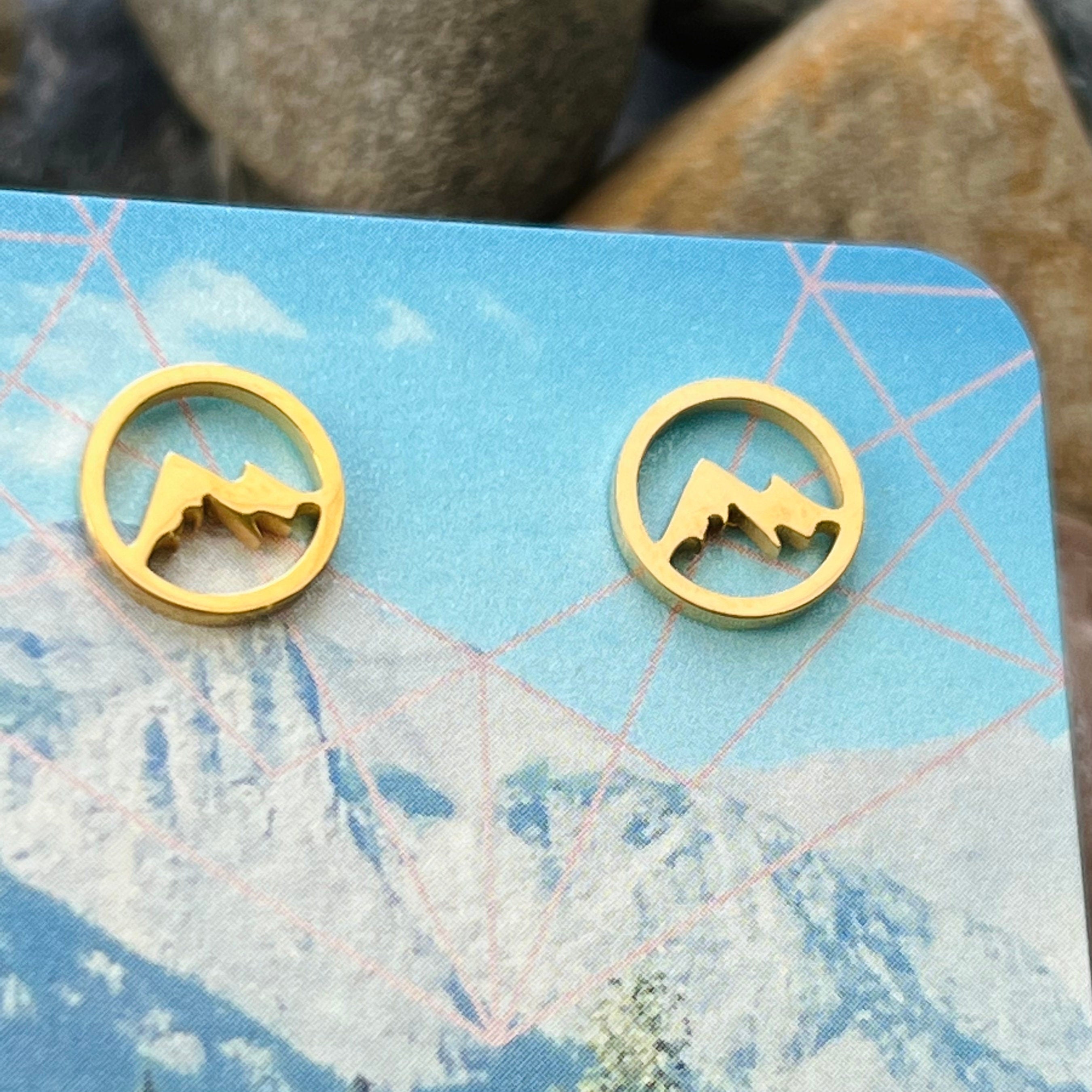 Round Mountains Stud Earrings