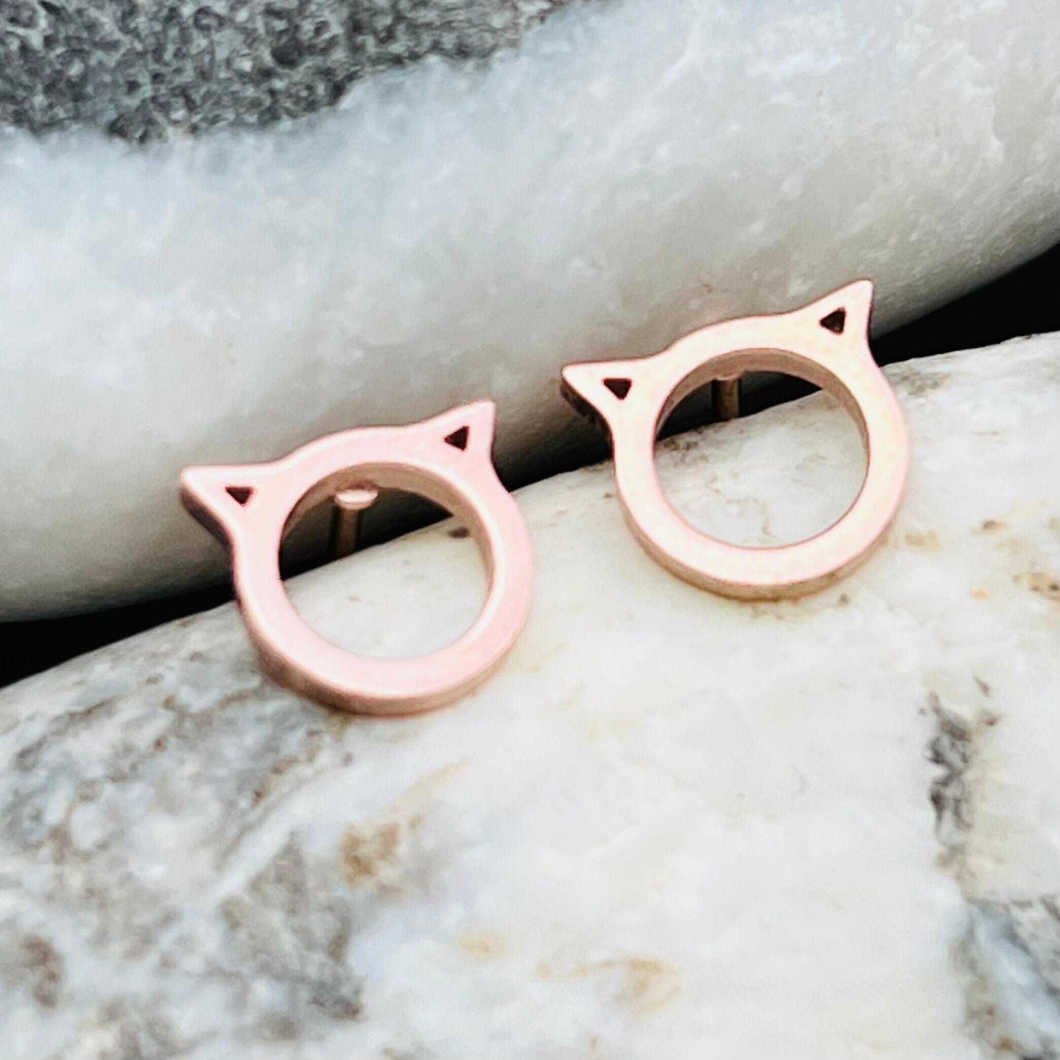 Round Cats Stud Earring