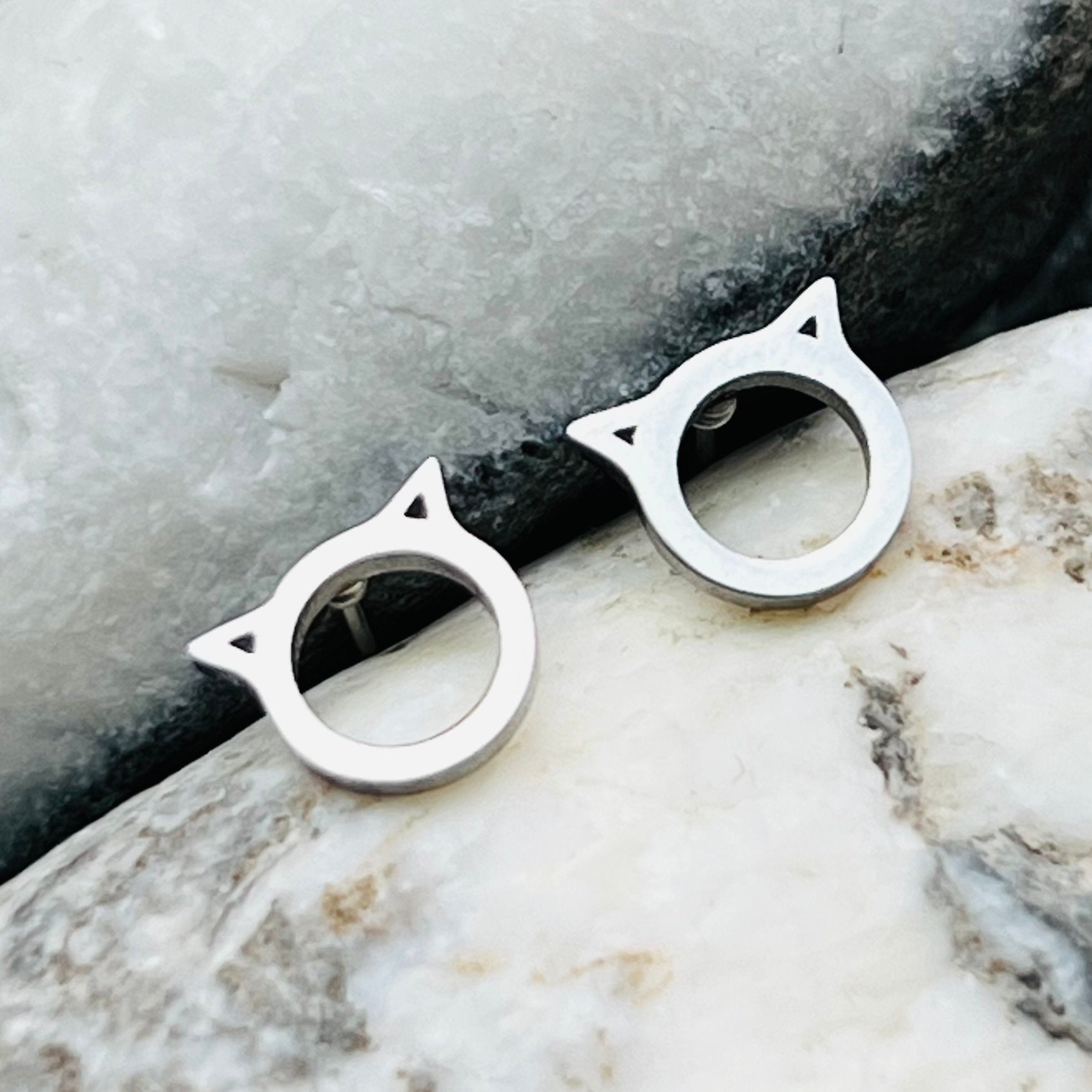 Round Cats Stud Earring